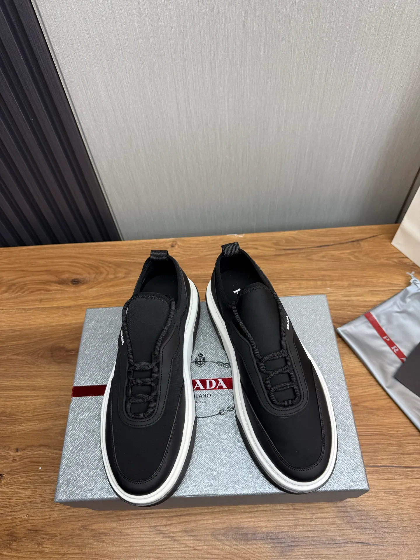 Men's shoes 💰580💰 [PRADA] Men's shoes are popular in the counter, official website is synchronized, 1 high-quality shipment ✔️Original cowhide splicing + cowhide lining, 1🆚1 replica, original sole, 38-45 (45 customized, non-refundable)